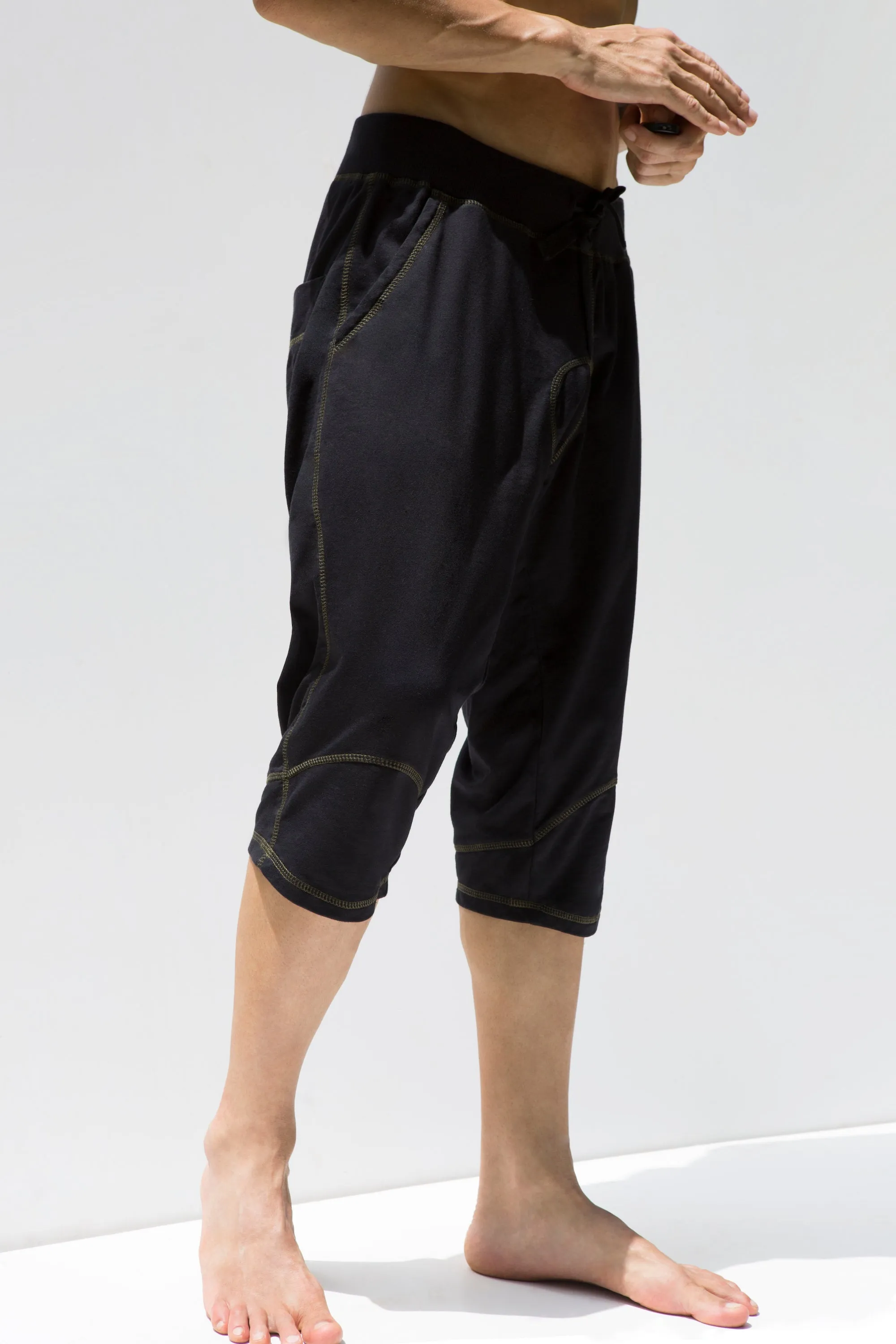 Men 3/4 Pants - Yoga Men Capris - Black