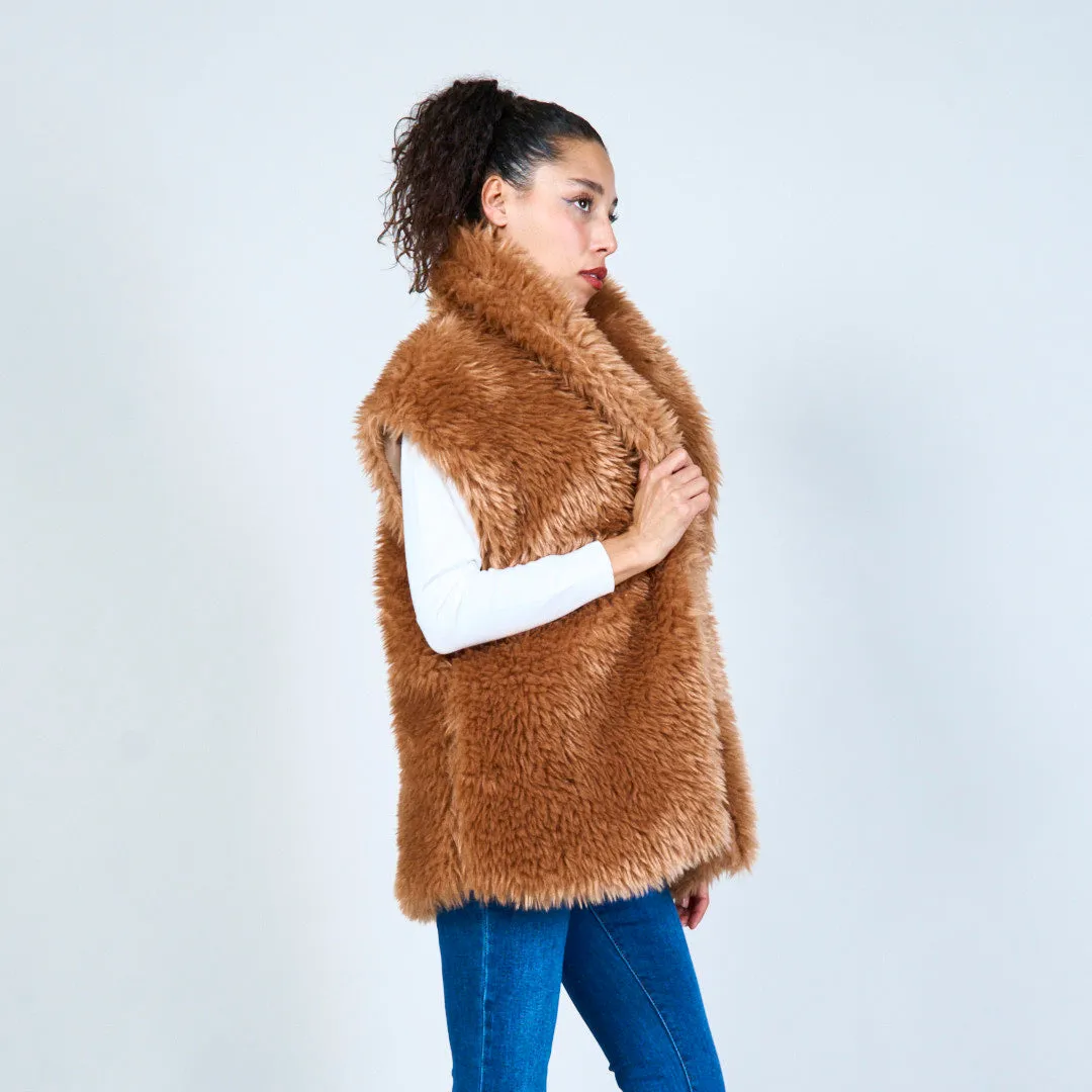 Sleeveless shaggy faux fur vest wholesale