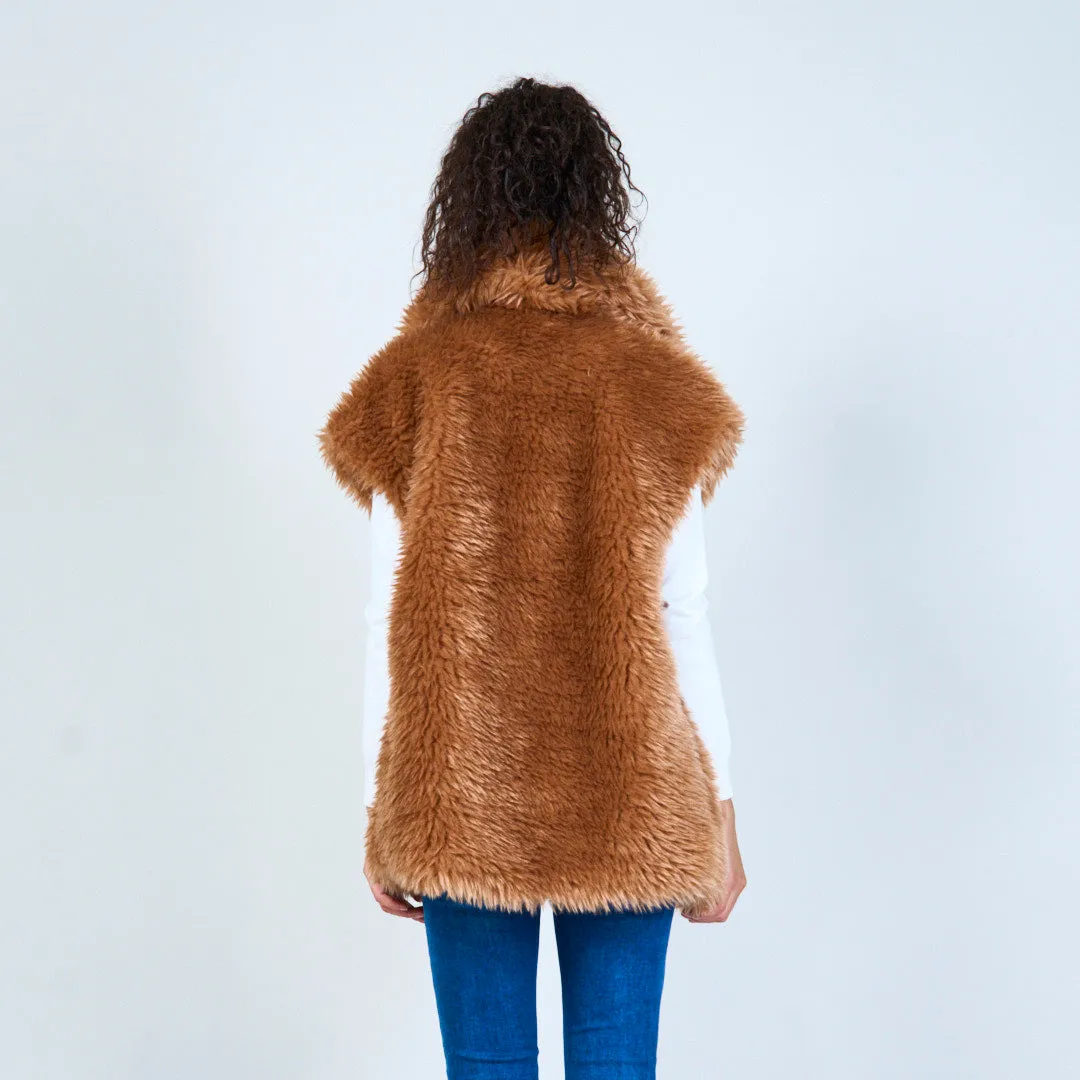 Sleeveless shaggy faux fur vest wholesale