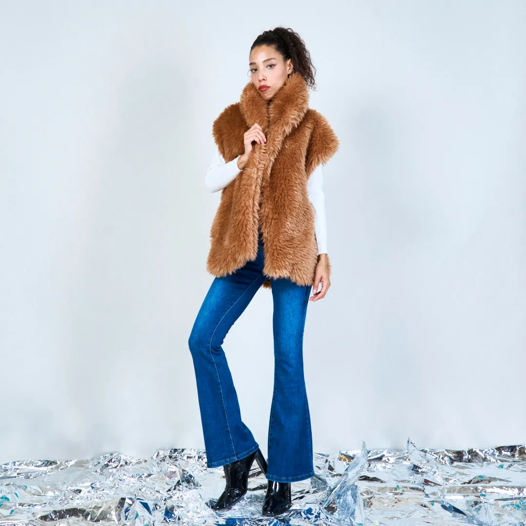 Sleeveless shaggy faux fur vest wholesale