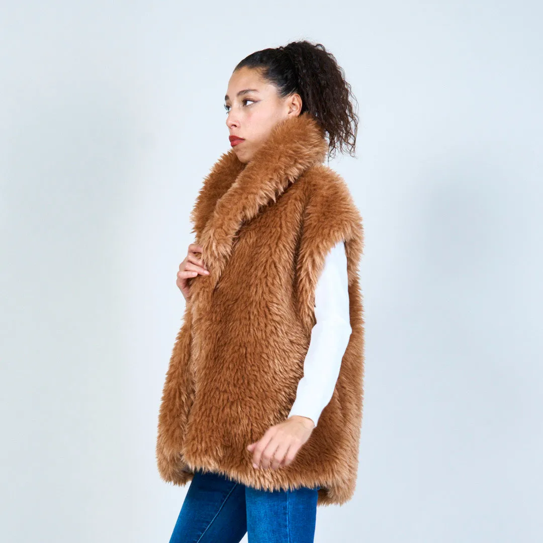 Sleeveless shaggy faux fur vest wholesale